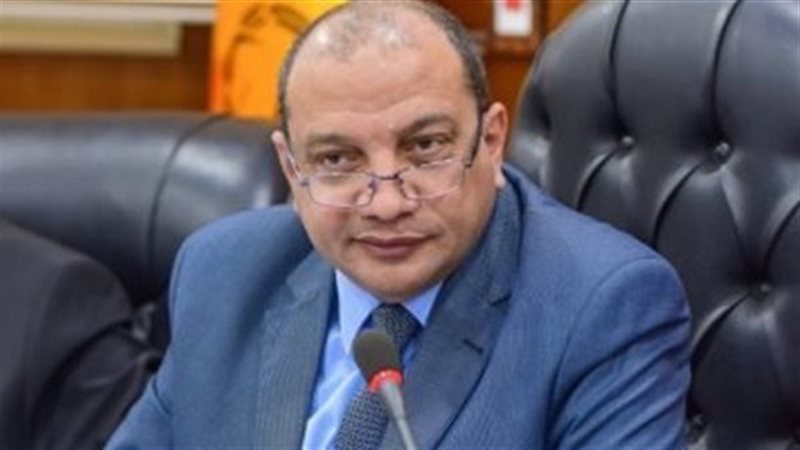 الدكتور منصور حسن
