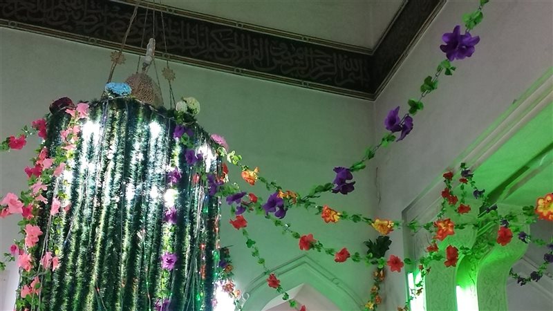 زينة ضريح قنا