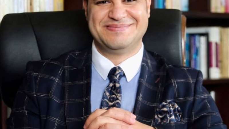 ر أحمد هارون، مستشار