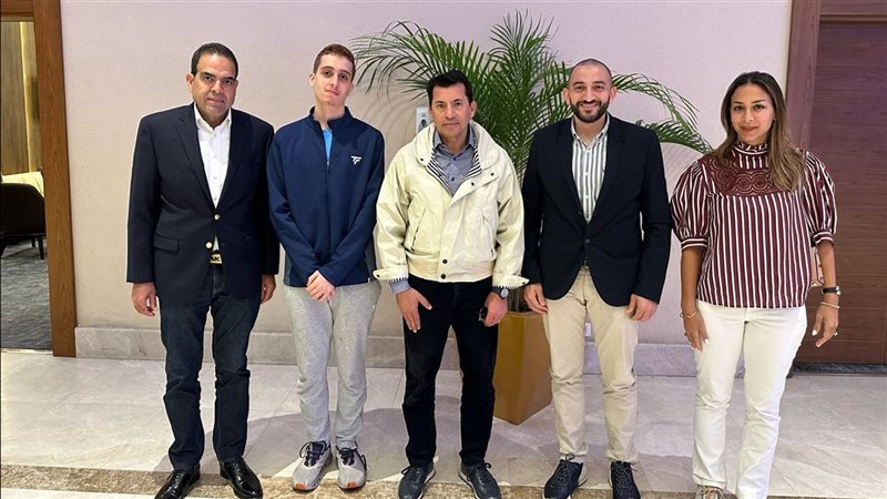 وزير الرياضة يستقبل