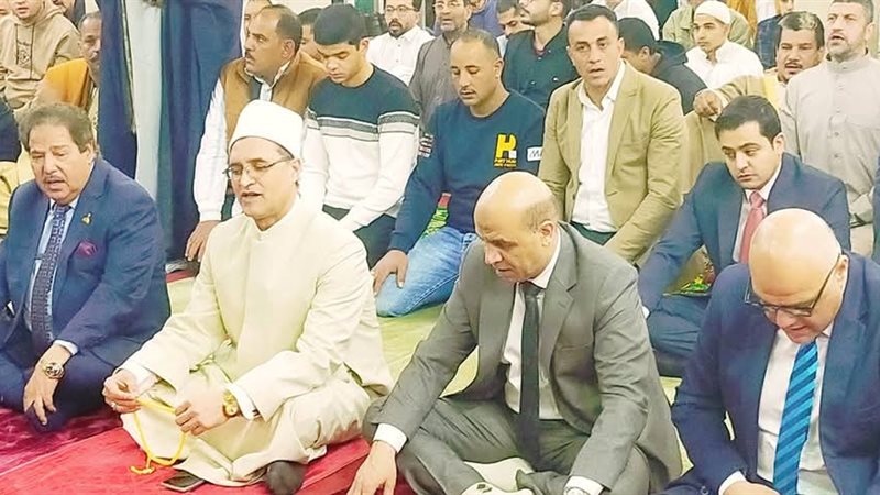 صلاة عيد الفطر بمسجد