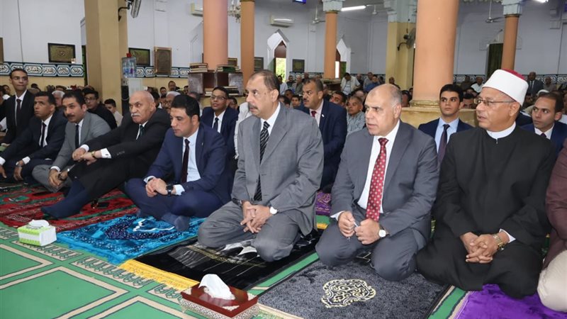 محافظ سوهاج يؤدي