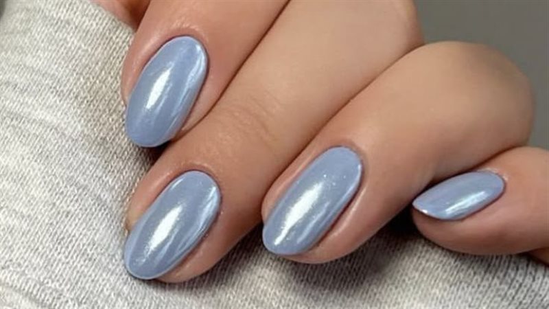 طلاء أظافر ربيعية