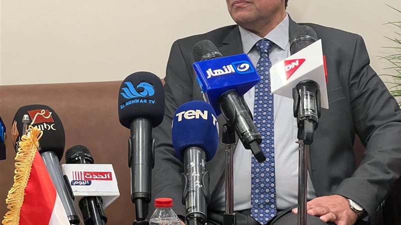 د. هشام عبدالعزيز