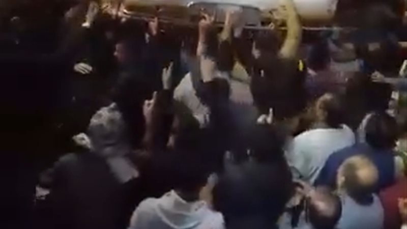 أثناء تشييع جثمان