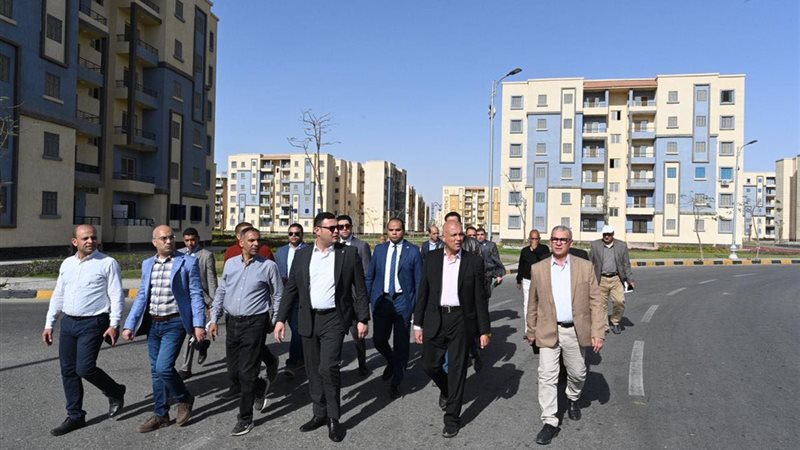 وزير الإسكان يتفقد
