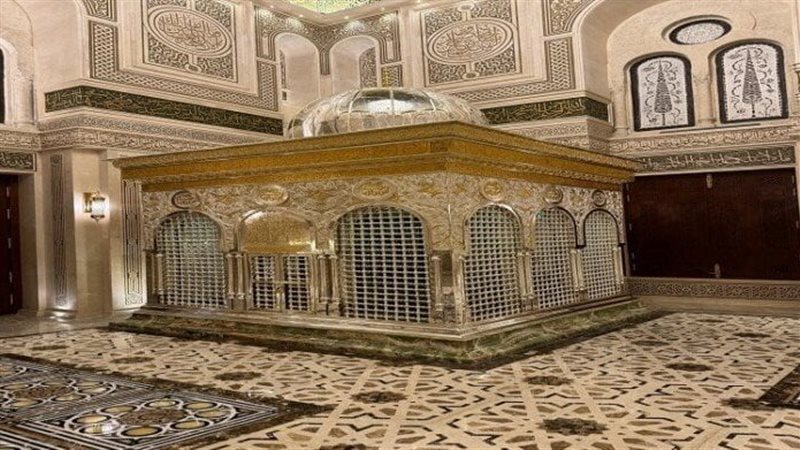 زيارة القبور والاضرحة