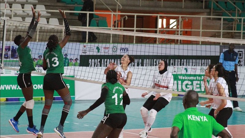 من مواجهة سيدات طائرة