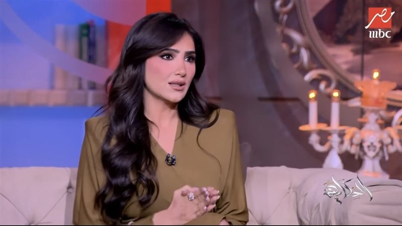 الفنانة مي عمر