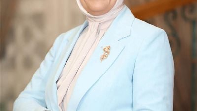 على أنغام 