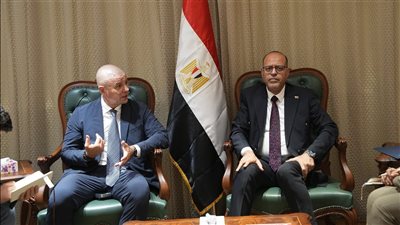 وزير العمل يستقبل السفير الإيطالي لبحث سبل تعزيز التعاون في ملفات العمل|صور
