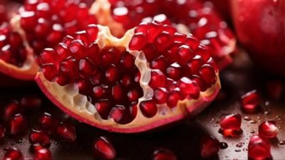 قشر الرمان كنز علاج طبيعي.. أسرار استخداماته الصحية والجمالية