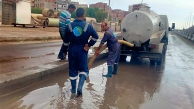 مياه البحيرة تواصل جهودها لتصريف مياه الأمطار بالمراكز والمدن