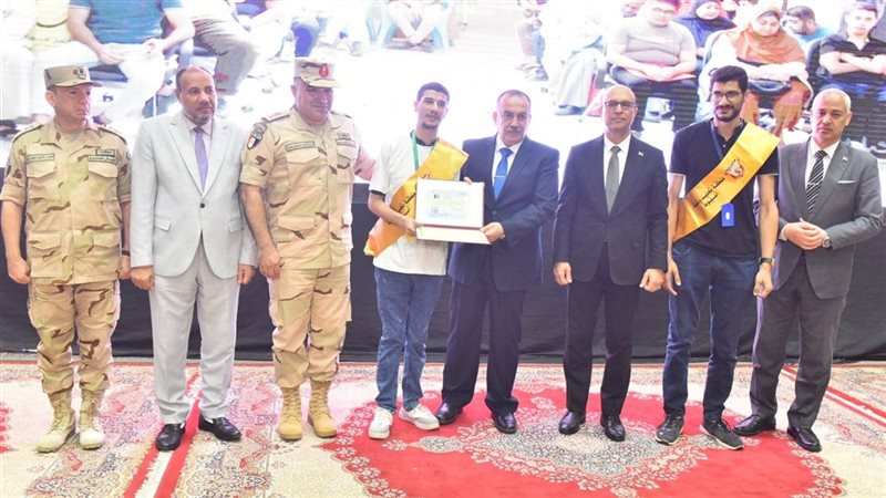 محافظ أسيوط 