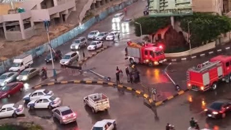 سقوط اعمة إنارة ولافتات