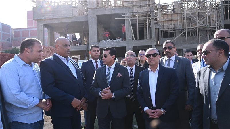 وزير الشباب والرياضة