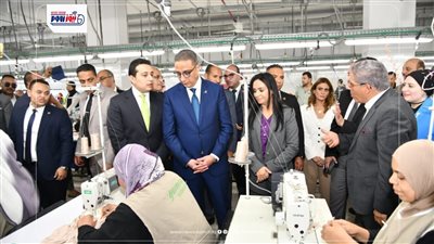 طفرة صناعية بالفيوم.. تشغيل آلاف السيدات داخل أكبر مجمع للغزل والنسيج بالعزب