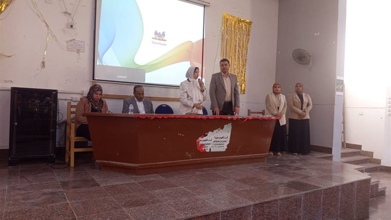 جانب من ندوة الخدمة