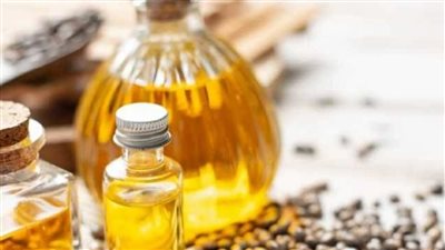 إزاى تعتنى بشعرك الجاف؟ استخدمى زيت الخروع بهذه الطريقة