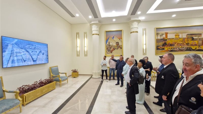 خلال الزيارة