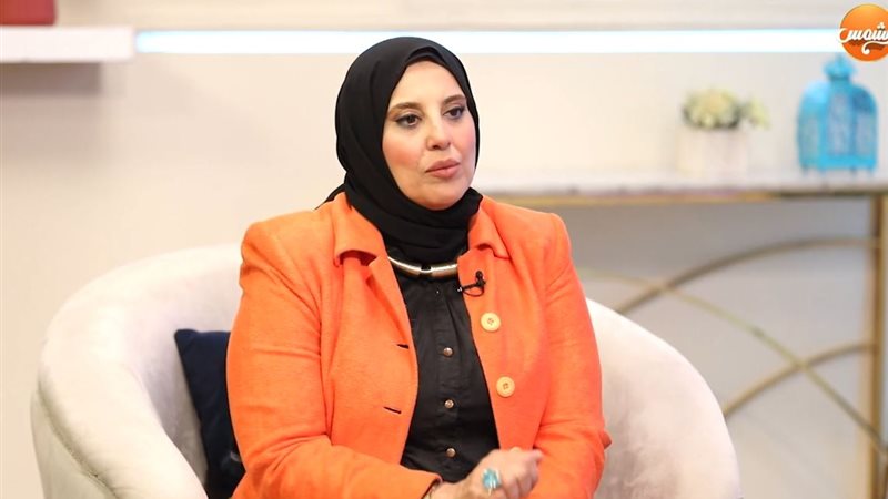 أخصائية
