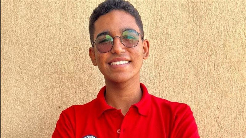 طالب من الفائزين