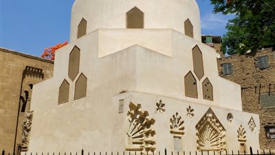 لماذا دفنت شجرة الدر في شارع الأشراف؟ تحليل تاريخي يوضح
