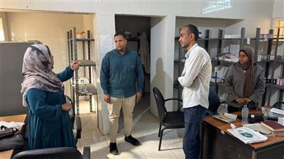 شطبوا عليهم.. جولة تفقدية لمتابعة سير العمل بالوحدة الصحية بقرية البحري قمولا 