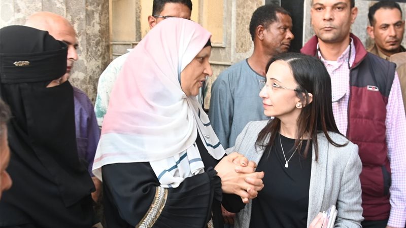 محافظ البحيرة تتفقد