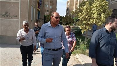 رئيس جهاز مدينة العبور يواصل الجولات التفقدية ويضبط 4 تروسيكلات مخالفة