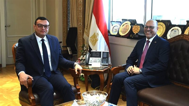 وزيرا الإسكان والعمل