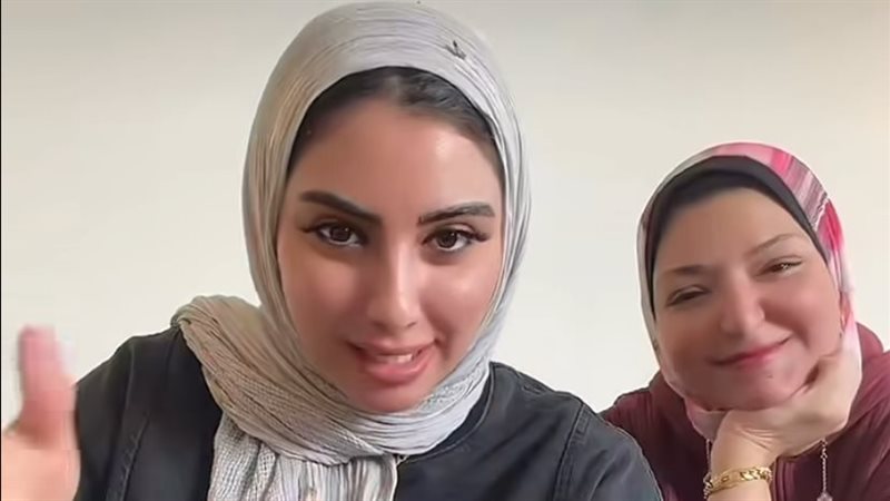 البلوجر أم خالد مع