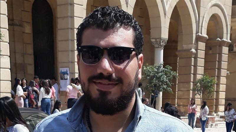الشاب 