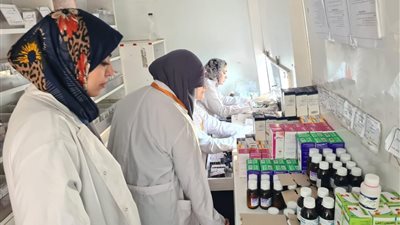 الكشف على أكثر من 1000 مواطن خلال قافلة طبية مجانية بقرية إفلاقه بدمنهور