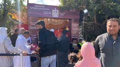 استمرار توافد المواطنين أمام اللجان الانتخابية في شمال سيناء