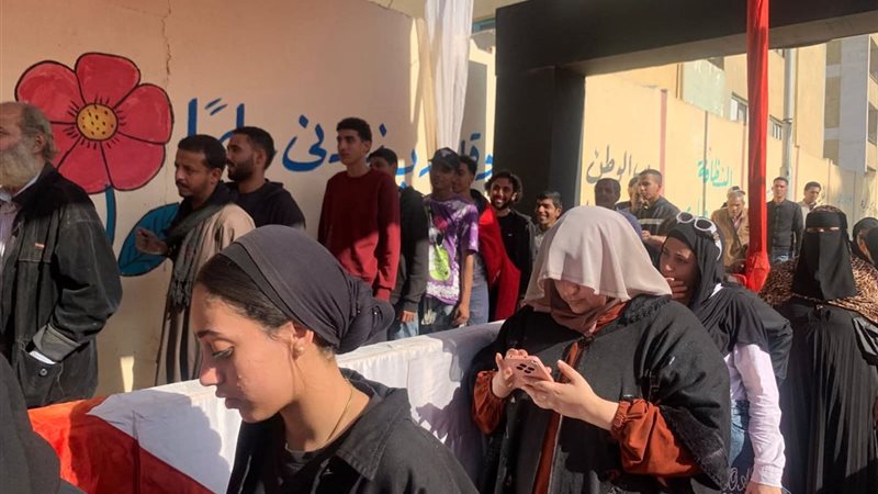 توافد كبيرمن الناخبين