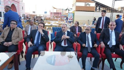 محافظ أسيوط ووزير الثقافة يشهدان حفل الفنون الشعبية في «فوفوزيلا بارك»