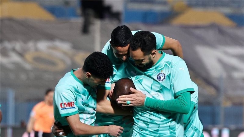احتفال لاعبو بيراميدز