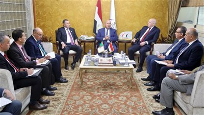 كامل الوزير يلتقي وزيري الصناعة والداخلية والنقل الجزائريين لبحث سبل التعاون