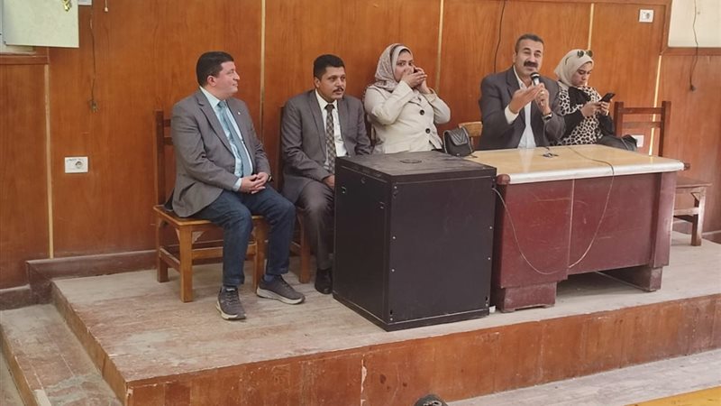 جانب من الندوة بحضور