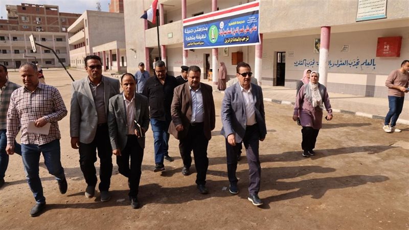 جانب من تفقد المدرسة