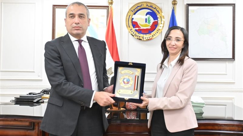 محافظ البحيرة تستقبل