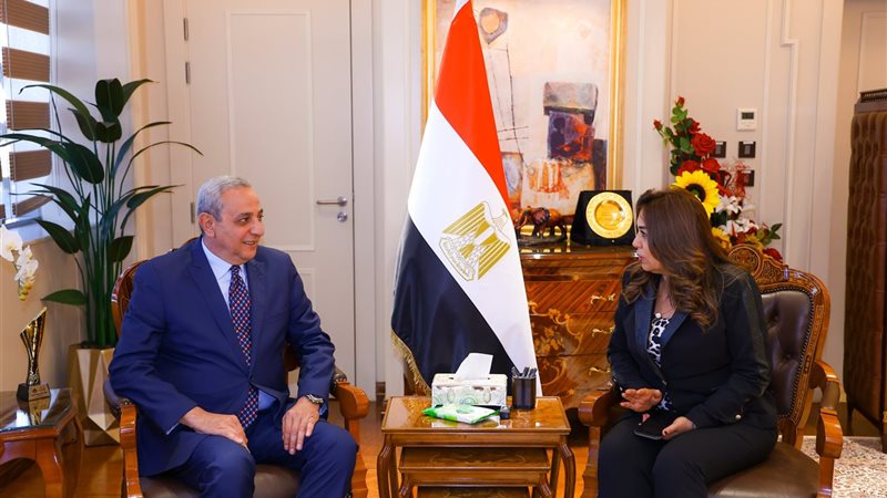 محافظ الغربية ووزيرة