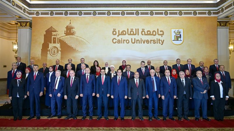 رئيس جامعه القاهرة