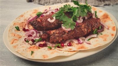 تعرفي على أسهل طريقة لعمل الكفتة في الفرن بنكهة البيت العربي 	