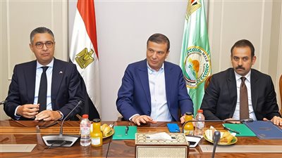 وزيرا الزراعة والتموين ومستقبل مصر يبحثون مع اتحاد الدواجن تحفيزالإنتاج المحلي