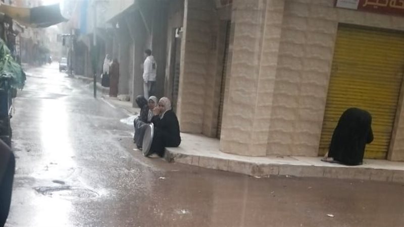 أمطار خفيفة وانخفاض