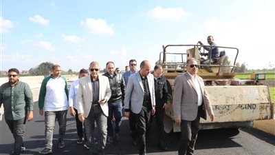بتكلفه ٢٠ مليون جنيه.. استكمال أعمال الرصف والتوسعة بطريق بني هلال بالشرقية