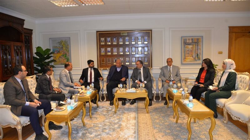 محافظ أسيوط 