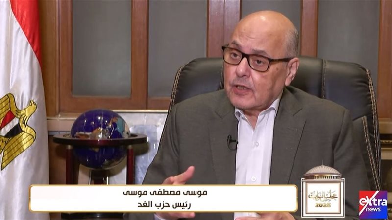 موسى مصطفى 